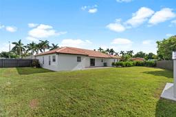 Picture of 15862 SW 286Th St, Homestead, FL 33033