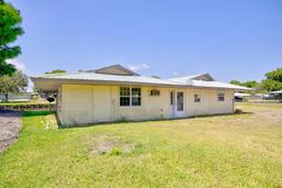 Picture of 1607 Lakeshore Dr, Lorida, FL 33857