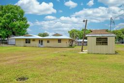 Picture of 1607 Lakeshore Dr, Lorida, FL 33857