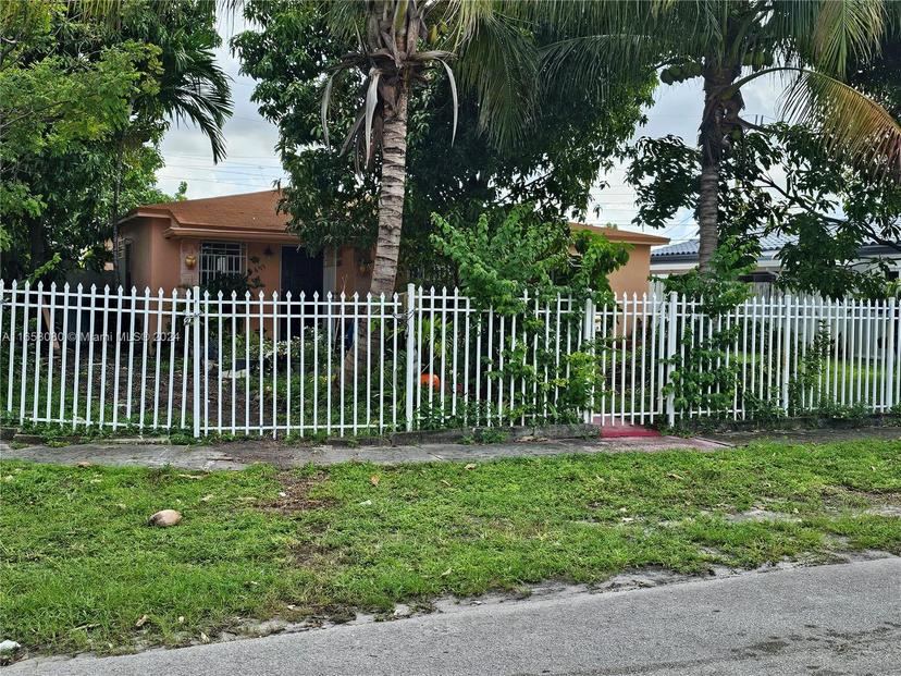 Picture of 695 E 9Th Ln, Hialeah FL 33010