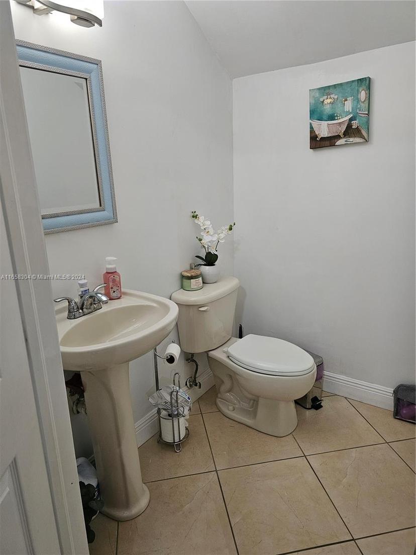 Picture of 5986 SW 8 St # 4, West Miami FL 33144