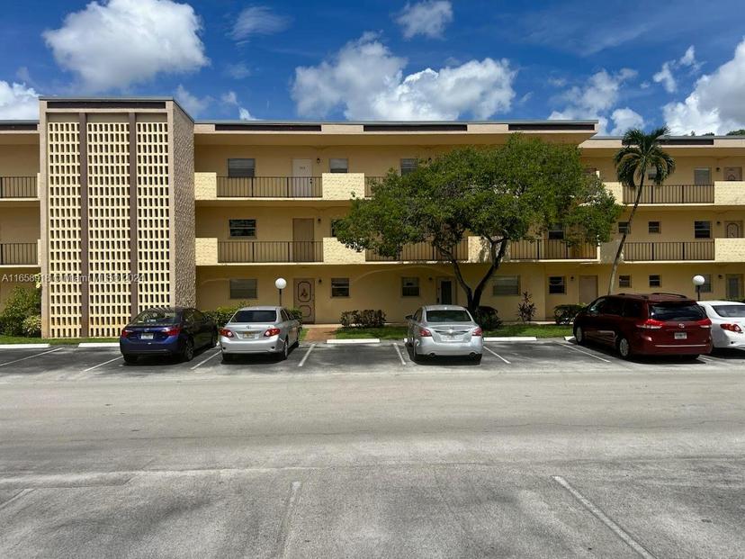 Picture of 301 Cambridge Rd # 302, Hollywood FL 33024