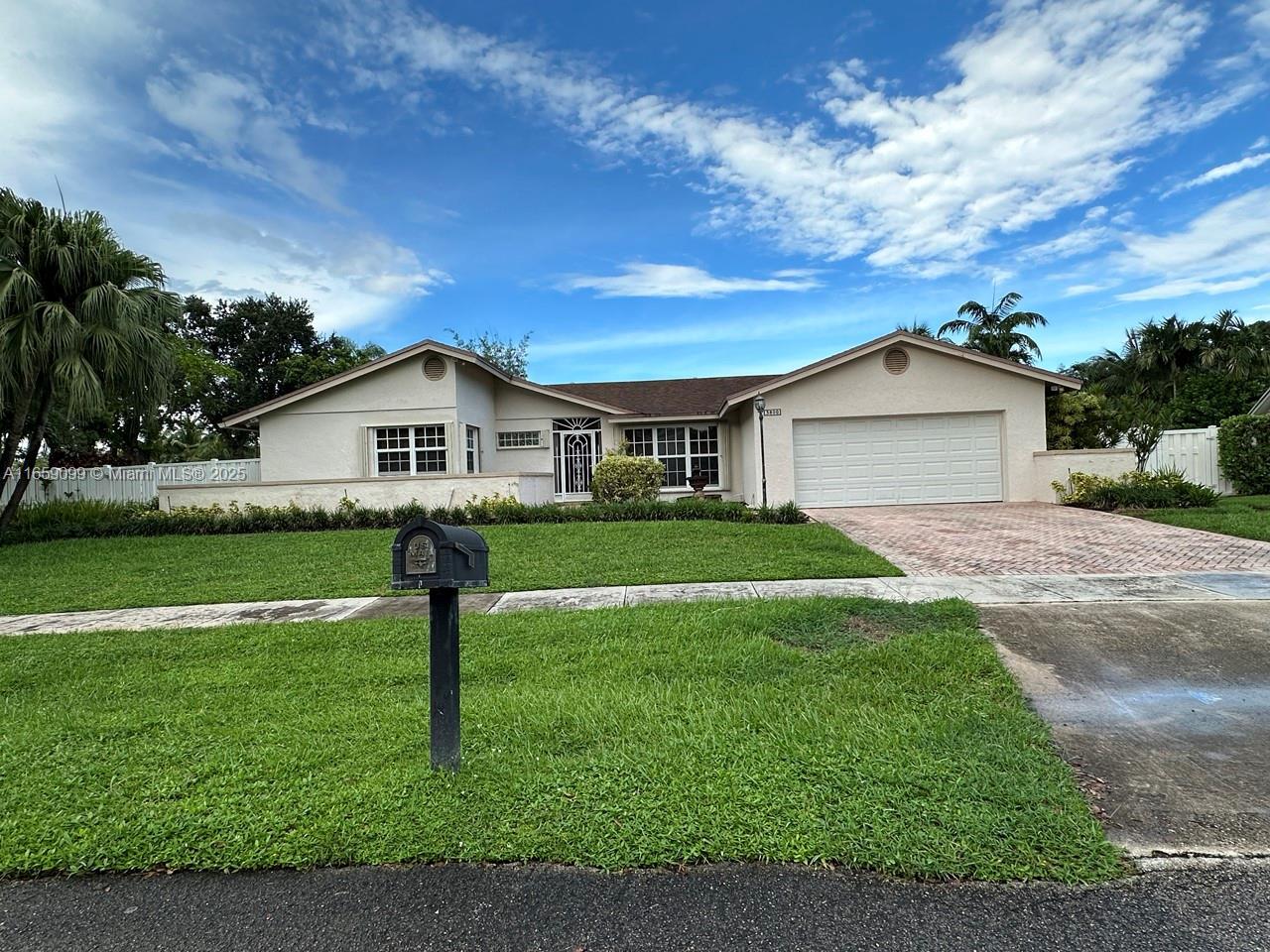 Picture of 3800 Beach Way, Cooper City, FL 33026