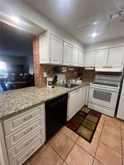 Picture of 16901 NE 13Th Ave # 103, Miami, FL 33162