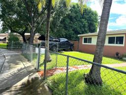 Picture of 3400 NW 169Th Ter, Miami Gardens, FL 33056