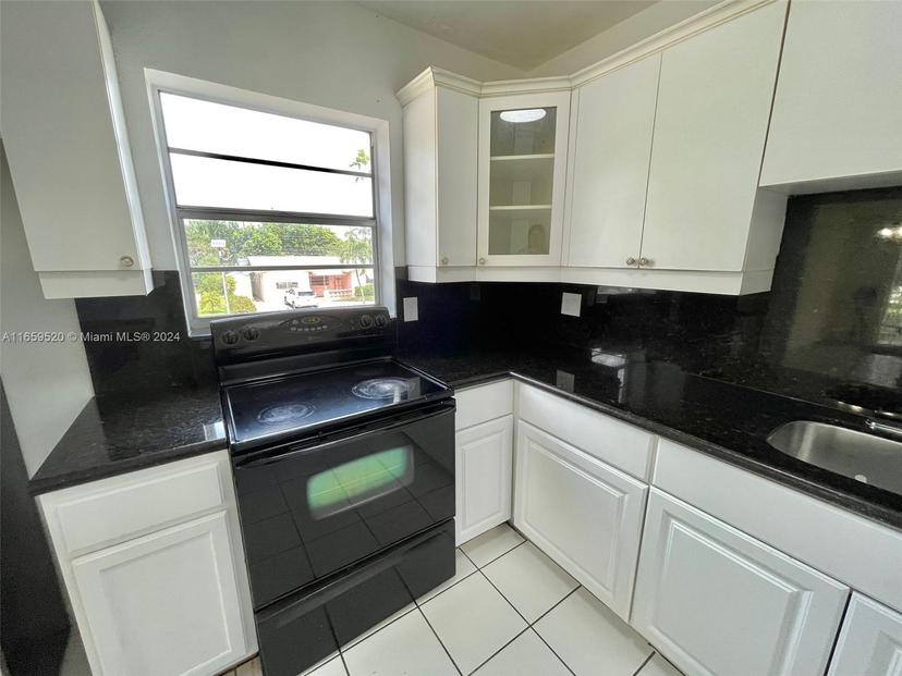 Picture of 1600 Tallwood Ave # 207, Hollywood FL 33021