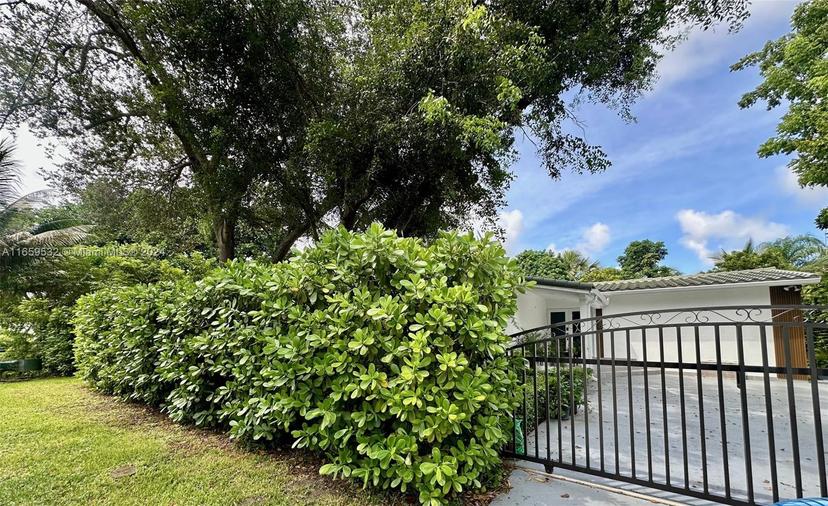 Picture of 7650 SW 64Th Ct, South Miami FL 33143