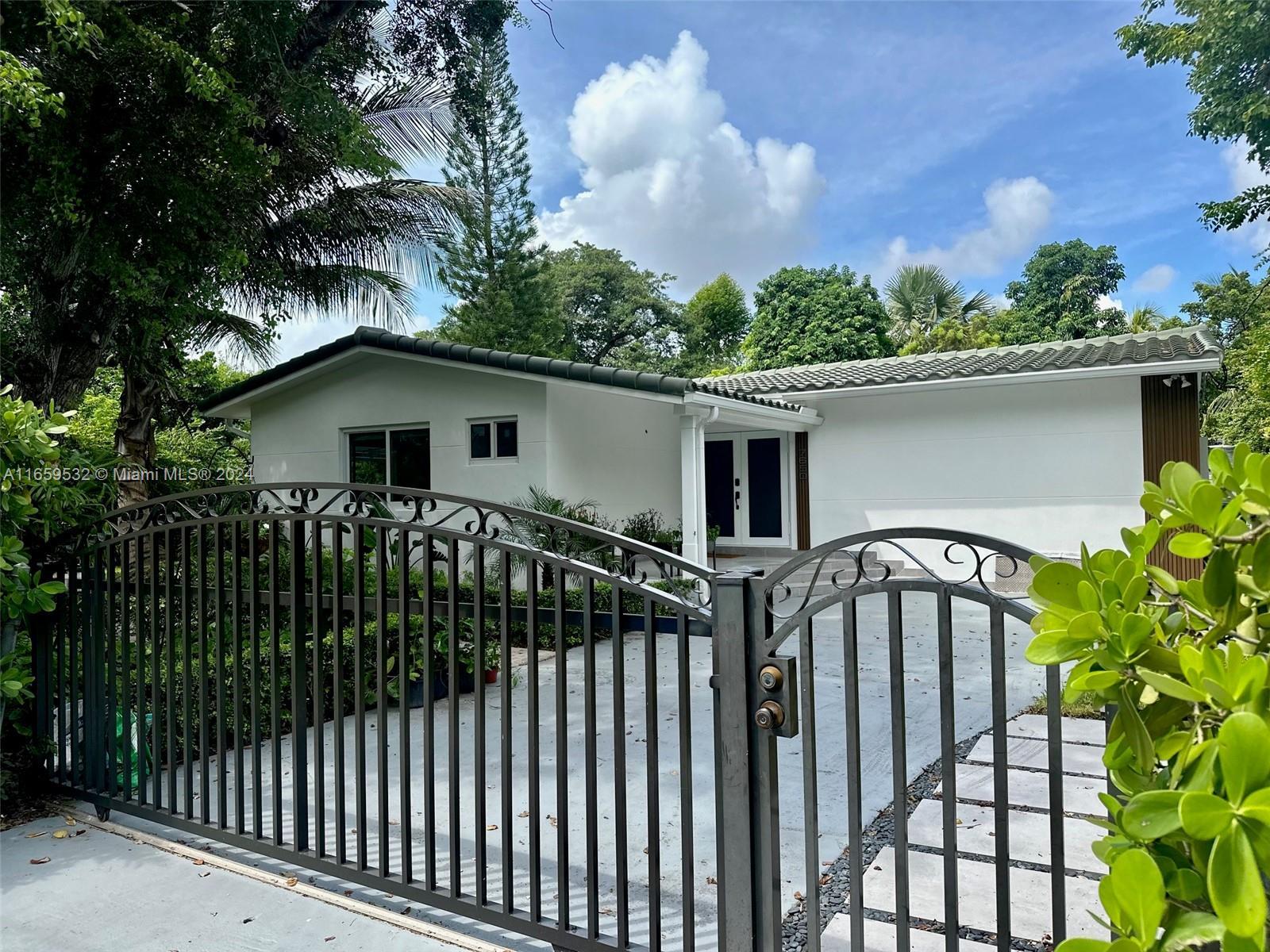 Picture of 7650 SW 64Th Ct, South Miami, FL 33143