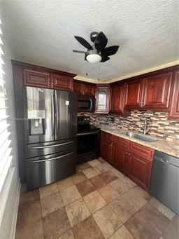 Picture of 9411 Evergreen Pl # 301, Davie, FL 33324