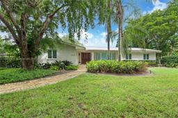 Picture of 6875 SW 96Th St, Pinecrest, FL 33156