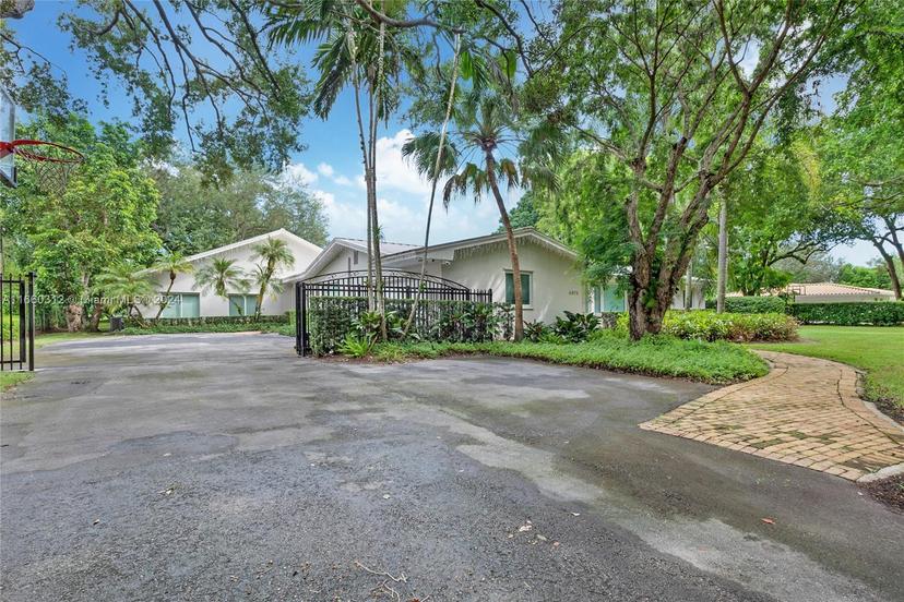 Picture of 6875 SW 96Th St, Pinecrest FL 33156