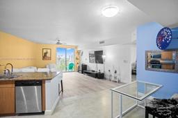 Picture of 1830 Radius Dr # 1024, Hollywood, FL 33020