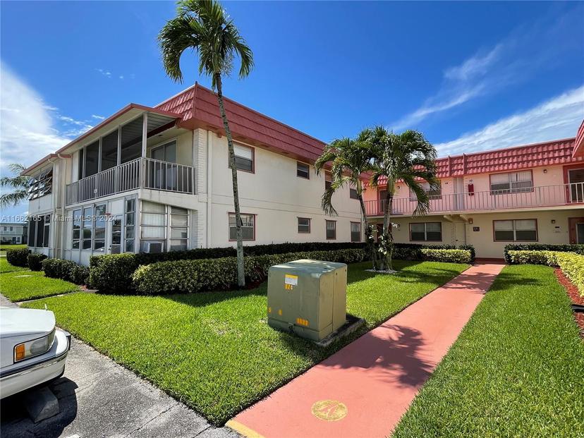 Picture of 21 Saxony A # 21, Delray Beach FL 33446