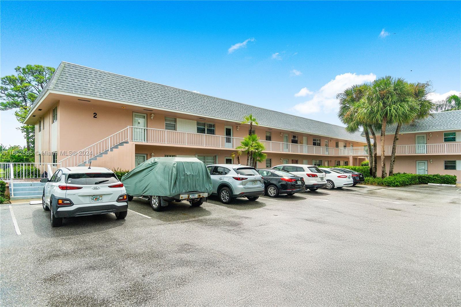 Picture of 18081 SE Country Club Dr # 19, Jupiter, FL 33469