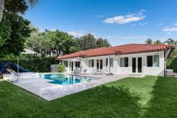 Picture of 636 Melaleuca Ln, Miami, FL 33137