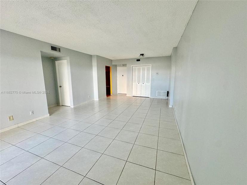 Picture of 4330 Hillcrest Dr # 506, Hollywood FL 33021