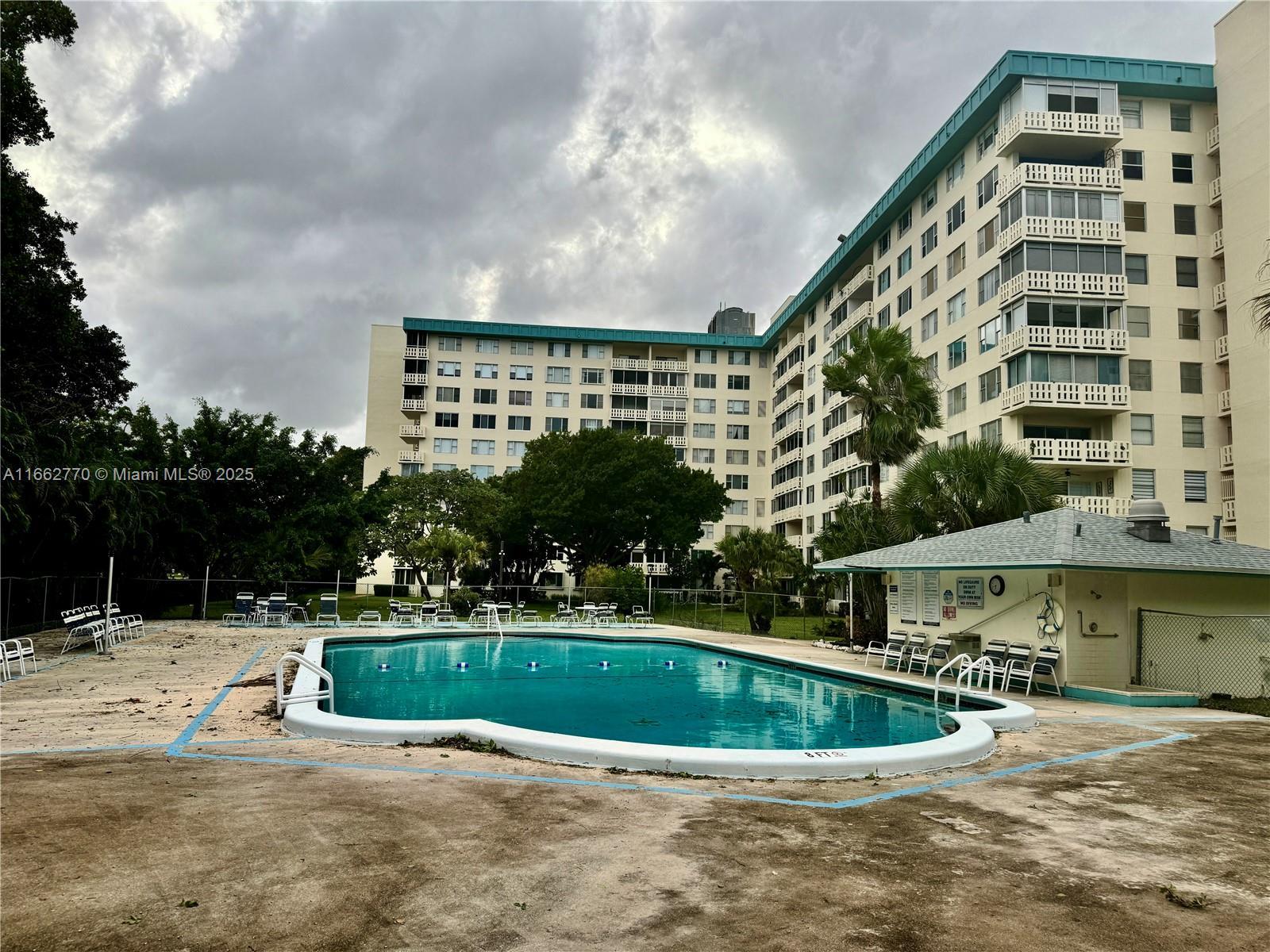 Picture of 4330 Hillcrest Dr # 506, Hollywood, FL 33021