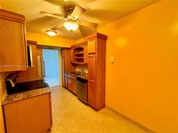 Picture of 4330 Hillcrest Dr # 506, Hollywood, FL 33021