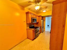 Picture of 4330 Hillcrest Dr # 506, Hollywood, FL 33021