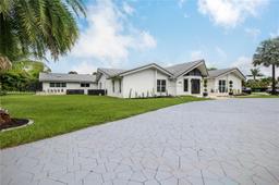 Picture of 4915 Woodlands Blvd, Tamarac, FL 33319