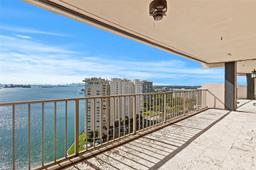 Picture of 1800 NE 114Th St # 2204, Miami, FL 33181