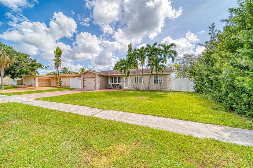 Picture of 1211 NW 96Th Ter, Pembroke Pines FL 33024