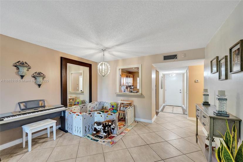 Picture of 4111 Stirling Rd # 502, Dania Beach FL 33314