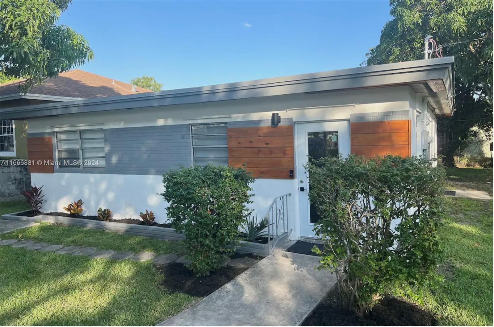 Picture of 250 NW 14Th Way, Dania Beach, FL 33004