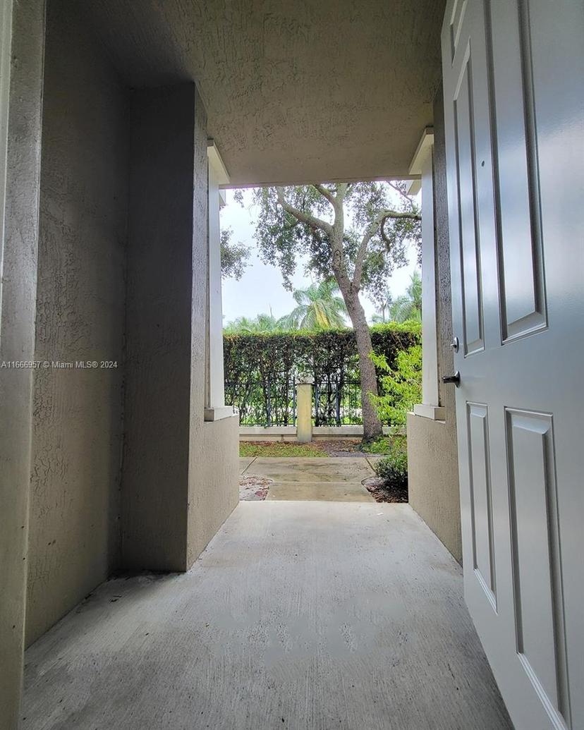 Picture of 430 Amador Ln # 7, West Palm Beach FL 33401