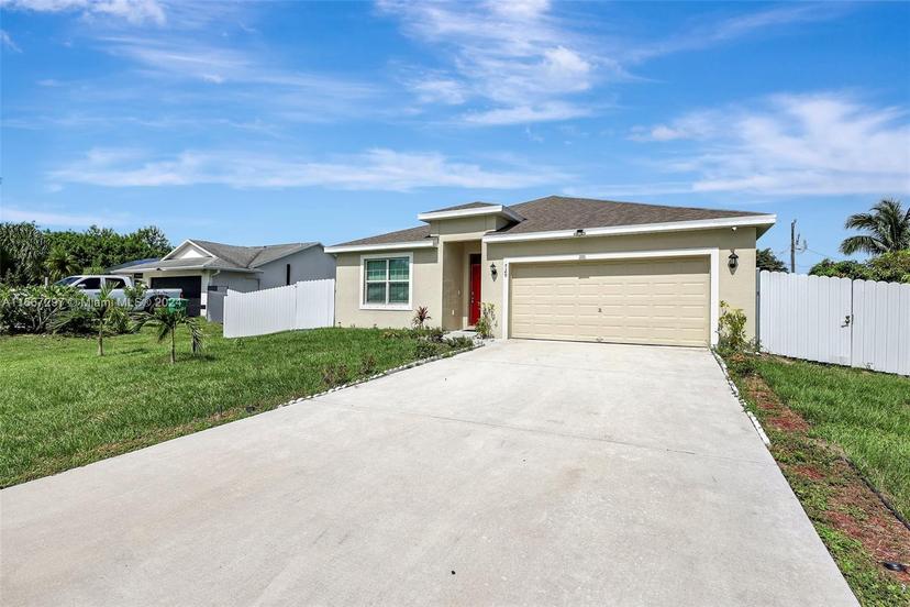 Picture of 729 SW Lakehurst Dr, Port St. Lucie FL 34983