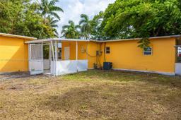 Picture of 1520 E 10Th Ave, Hialeah, FL 33010