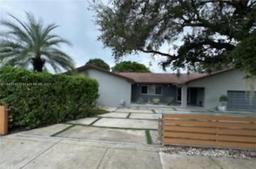 Picture of 15700 NW 37Th Ct, Miami Gardens, FL 33054