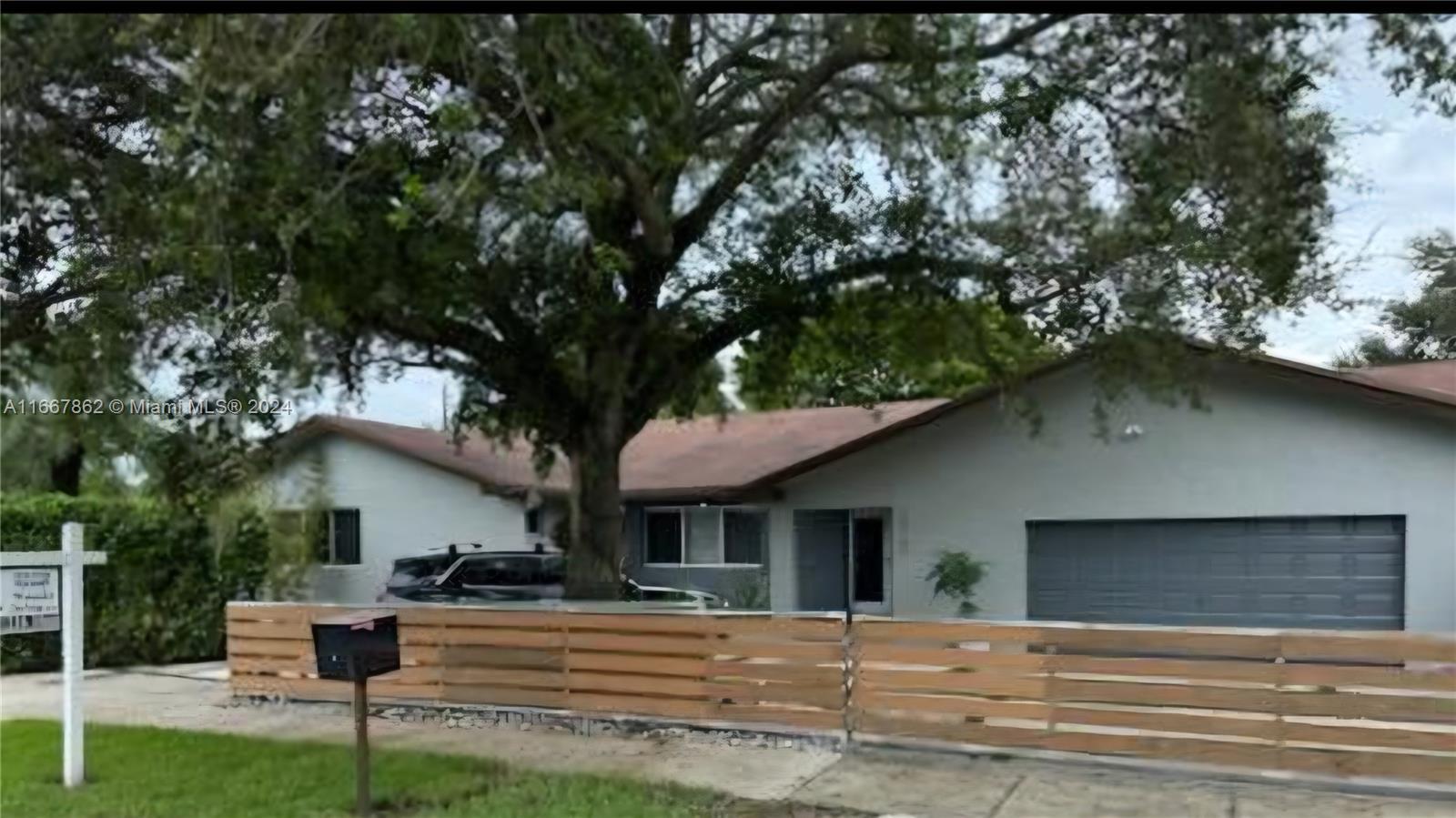 Picture of 15700 NW 37Th Ct, Miami Gardens, FL 33054