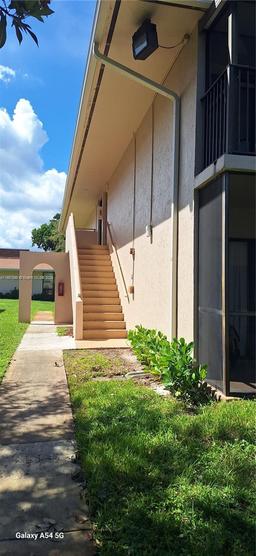 Picture of 5821 Washington St # 24, Hollywood, FL 33023