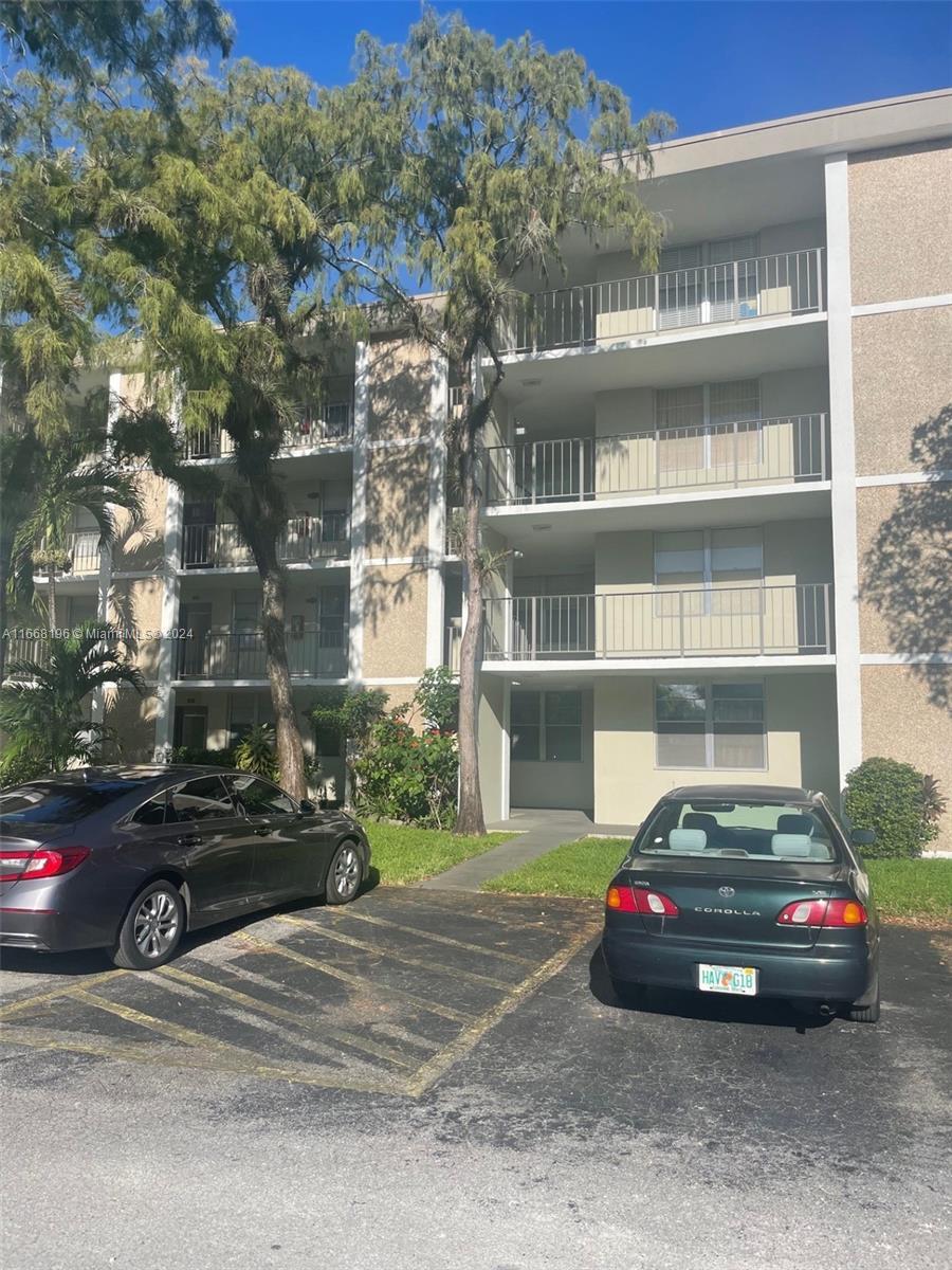 Picture of 2900 NW 48Th Ter # 118, Lauderdale Lakes, FL 33313