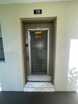 Picture of 2900 NW 48Th Ter # 118, Lauderdale Lakes, FL 33313