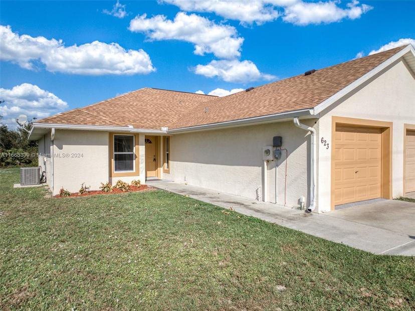 Picture of 623 NW Washington Blvd, Lorida FL 33852