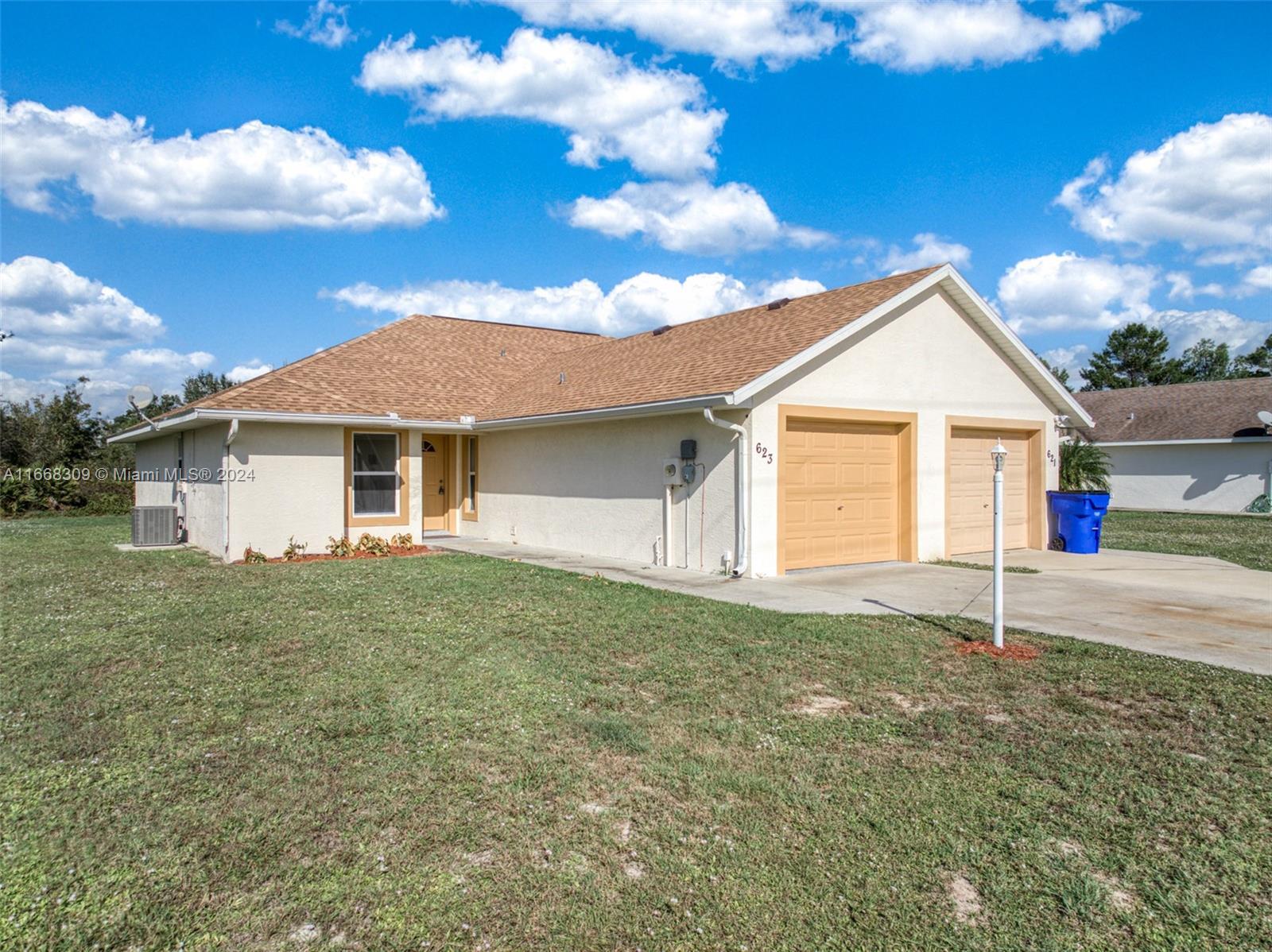 Picture of 623 NW Washington Blvd, Lorida, FL 33852