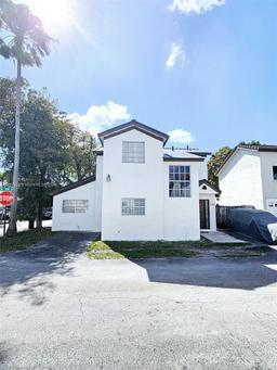 Picture of 12662 NW 8Th Trl, Miami, FL 33182