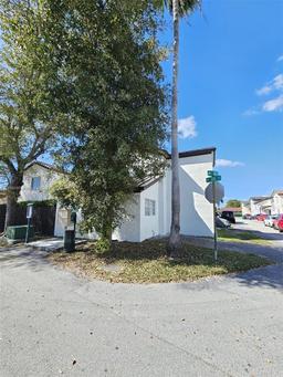 Picture of 12662 NW 8Th Trl, Miami, FL 33182