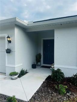 Picture of 328 Jacaranda Pkwy E, Cape Coral, FL 33090