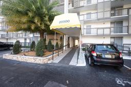 Picture of 20500 W Country Club Dr # 501, Aventura, FL 33180