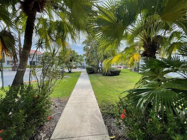 Picture of 290 Racquet Club Rd # 106, Weston FL 33326