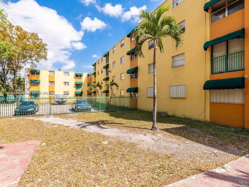 Picture of 666 W 81St St # 204, Hialeah FL 33014