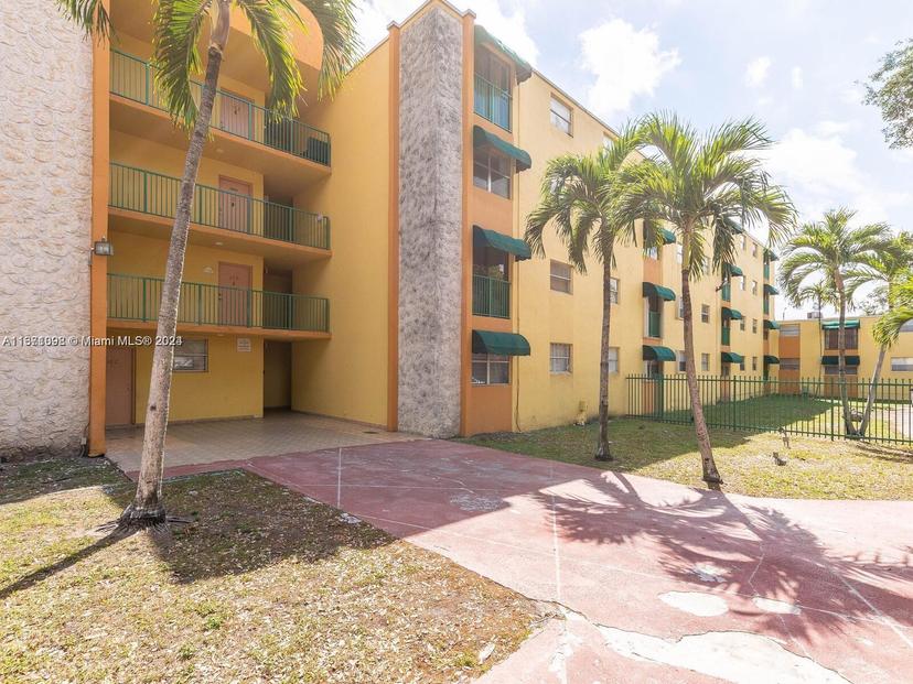 Picture of 666 W 81St St # 204, Hialeah FL 33014