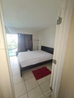 Picture of 9375 Fontainebleau Blvd # L417, Miami, FL 33172