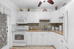 Picture of 1000 Hillcrest Ct # 214, Hollywood, FL 33021