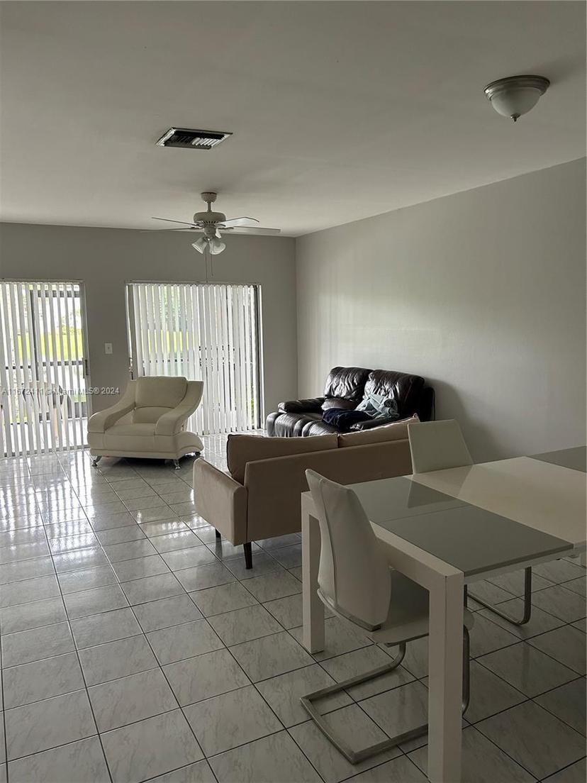 Picture of 8330 Sw 154 Av # 36, Miami FL 33193