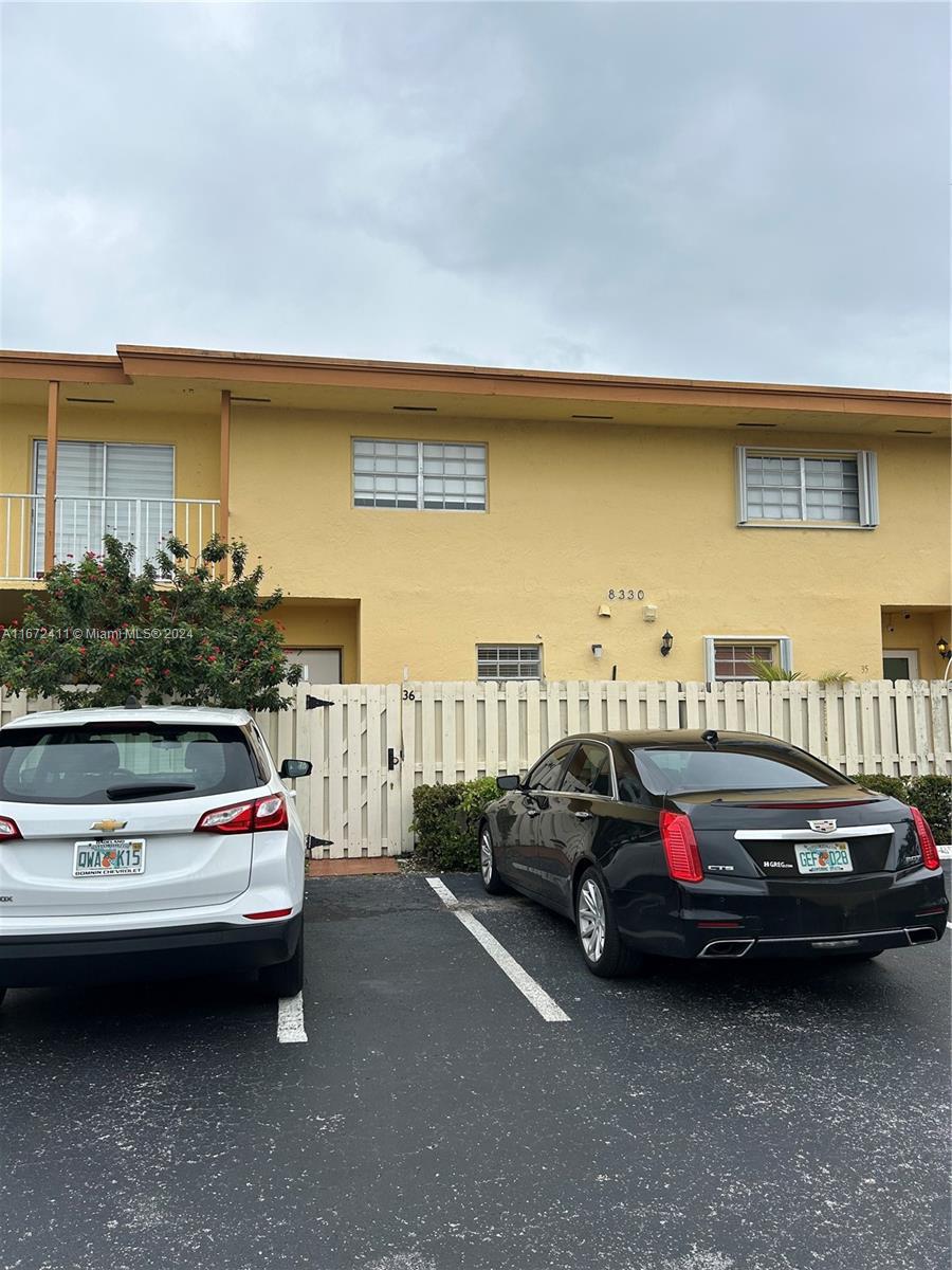 Picture of 8330 Sw 154 Av # 36, Miami, FL 33193