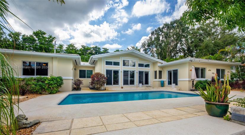 Picture of 1001 S Alhambra Cir, Coral Gables FL 33146